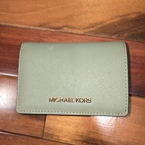 NWOTs Michael Kors Jet Set Wallet